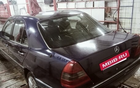 Mercedes-Benz C-Класс, 1997 год, 250 000 рублей, 3 фотография