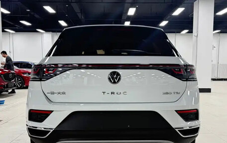 Volkswagen T-Roc I, 2023 год, 1 560 000 рублей, 7 фотография