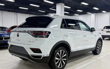 Volkswagen T-Roc I, 2023 год, 1 560 000 рублей, 8 фотография