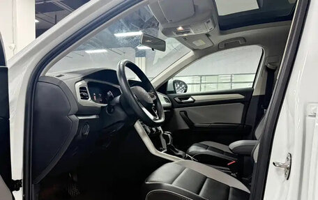 Volkswagen T-Roc I, 2023 год, 1 560 000 рублей, 10 фотография