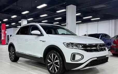 Volkswagen T-Roc I, 2023 год, 1 560 000 рублей, 5 фотография