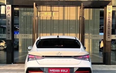 Hyundai Elantra, 2023 год, 1 690 000 рублей, 5 фотография