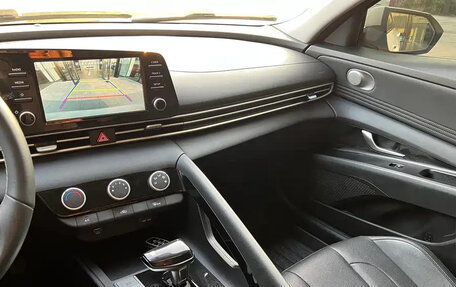 Hyundai Elantra, 2023 год, 1 690 000 рублей, 12 фотография