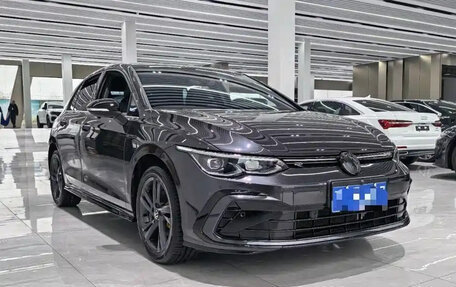 Volkswagen Golf VIII, 2023 год, 1 850 000 рублей, 3 фотография