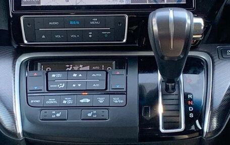 Honda Stepwgn IV, 2021 год, 1 950 000 рублей, 8 фотография