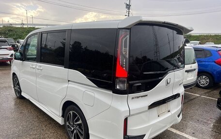 Honda Stepwgn IV, 2021 год, 1 950 000 рублей, 3 фотография