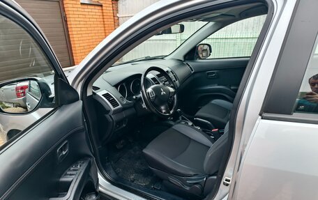 Mitsubishi Outlander III рестайлинг 3, 2011 год, 1 350 000 рублей, 7 фотография