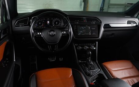 Volkswagen Tiguan II, 2018 год, 2 987 000 рублей, 6 фотография