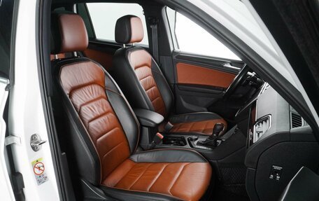 Volkswagen Tiguan II, 2018 год, 2 987 000 рублей, 8 фотография