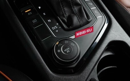 Volkswagen Tiguan II, 2018 год, 2 987 000 рублей, 24 фотография