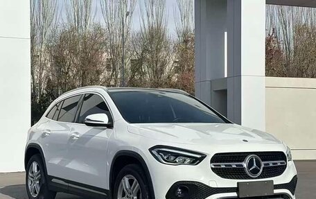 Mercedes-Benz GLA, 2022 год, 1 850 000 рублей, 3 фотография