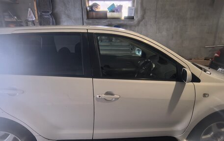 Toyota Ist II, 2002 год, 500 000 рублей, 2 фотография