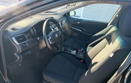 Toyota Camry, 2017 год, 1 850 000 рублей, 6 фотография