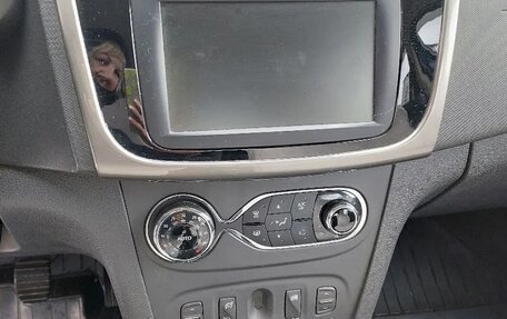 Renault Sandero II рестайлинг, 2018 год, 1 000 000 рублей, 10 фотография