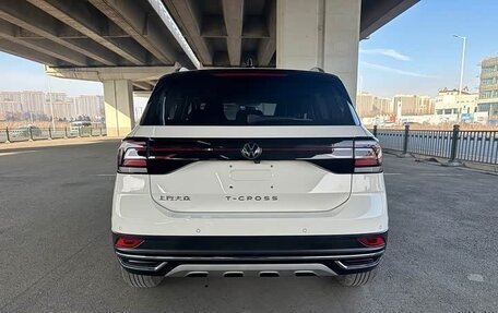 Volkswagen T-Cross I, 2022 год, 1 560 000 рублей, 5 фотография