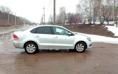 Volkswagen Polo VI (EU Market), 2013 год, 720 000 рублей, 2 фотография