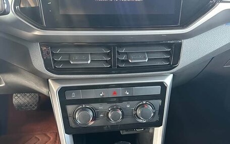 Volkswagen T-Cross I, 2022 год, 1 560 000 рублей, 10 фотография