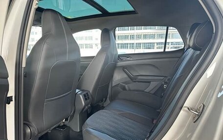 Volkswagen T-Cross I, 2022 год, 1 560 000 рублей, 11 фотография