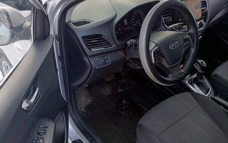 Hyundai Solaris II рестайлинг, 2020 год, 1 700 000 рублей, 6 фотография