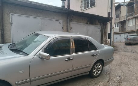 Mercedes-Benz E-Класс, 1997 год, 599 000 рублей, 12 фотография