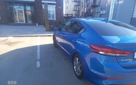 Hyundai Elantra VI рестайлинг, 2016 год, 950 000 рублей, 3 фотография