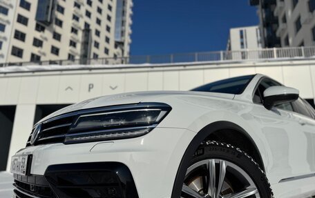 Volkswagen Tiguan II, 2019 год, 3 090 000 рублей, 2 фотография