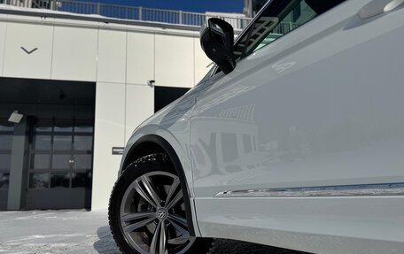 Volkswagen Tiguan II, 2019 год, 3 090 000 рублей, 10 фотография