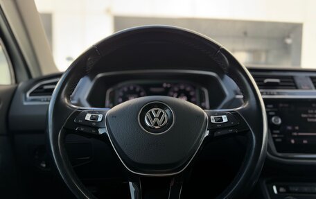 Volkswagen Tiguan II, 2019 год, 3 090 000 рублей, 23 фотография