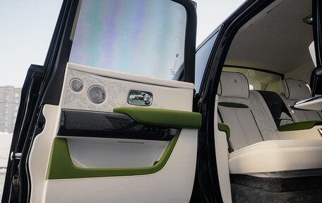 Rolls-Royce Cullinan, 2026 год, 76 500 000 рублей, 32 фотография