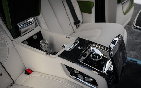 Rolls-Royce Cullinan, 2026 год, 76 500 000 рублей, 36 фотография