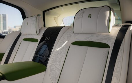 Rolls-Royce Cullinan, 2026 год, 76 500 000 рублей, 39 фотография