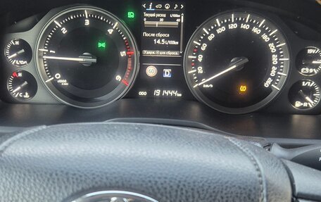 Toyota Land Cruiser 200, 2015 год, 4 650 000 рублей, 8 фотография