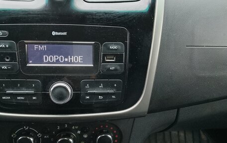 Renault Logan II, 2019 год, 660 000 рублей, 7 фотография