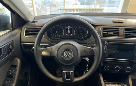 Volkswagen Jetta VI, 2013 год, 900 000 рублей, 7 фотография