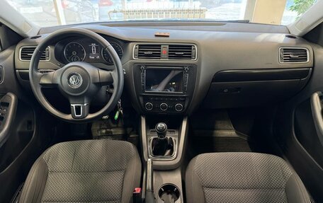 Volkswagen Jetta VI, 2013 год, 900 000 рублей, 8 фотография