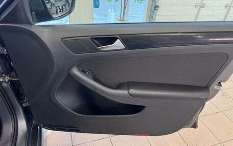 Volkswagen Jetta VI, 2013 год, 900 000 рублей, 16 фотография