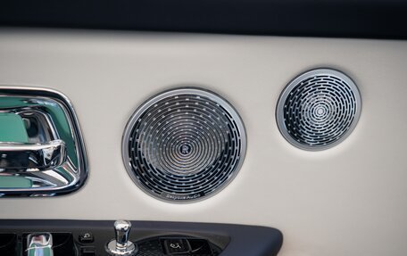 Rolls-Royce Cullinan, 2025 год, 68 000 000 рублей, 16 фотография