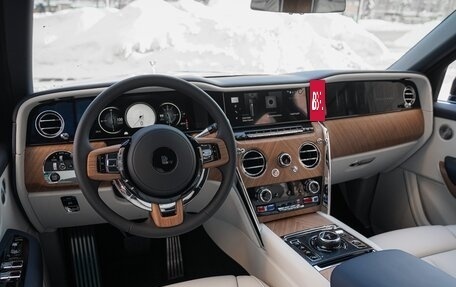 Rolls-Royce Cullinan, 2025 год, 68 000 000 рублей, 26 фотография