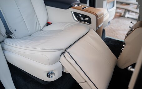 Rolls-Royce Cullinan, 2025 год, 68 000 000 рублей, 32 фотография