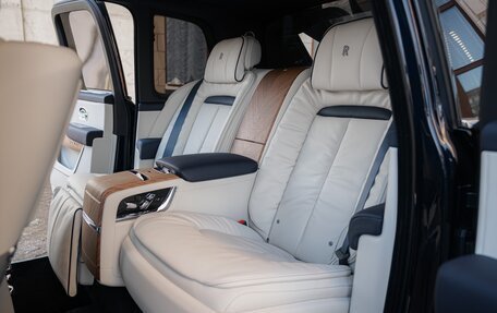 Rolls-Royce Cullinan, 2025 год, 68 000 000 рублей, 39 фотография