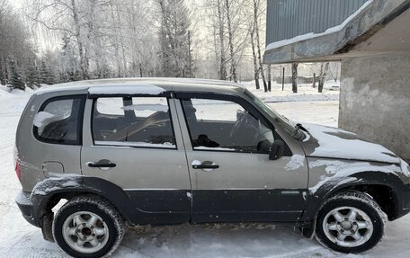 Chevrolet Niva I рестайлинг, 2011 год, 460 000 рублей, 3 фотография