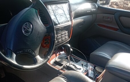 Toyota Land Cruiser 100 рестайлинг 2, 2006 год, 1 600 000 рублей, 5 фотография