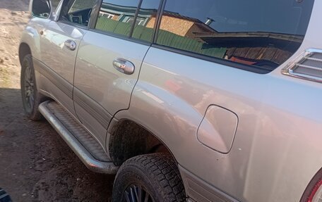 Toyota Land Cruiser 100 рестайлинг 2, 2006 год, 1 600 000 рублей, 6 фотография