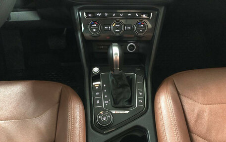 Volkswagen Tiguan II, 2017 год, 2 099 000 рублей, 16 фотография