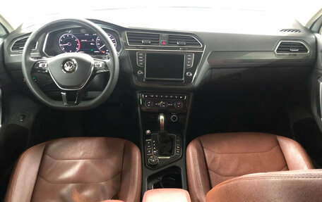 Volkswagen Tiguan II, 2017 год, 2 099 000 рублей, 9 фотография