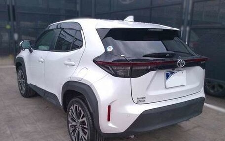 Toyota Yaris Cross, 2022 год, 1 440 000 рублей, 5 фотография