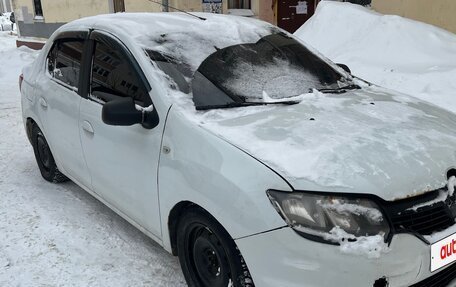Renault Logan II, 2017 год, 355 000 рублей, 2 фотография
