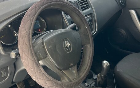 Renault Logan II, 2017 год, 355 000 рублей, 7 фотография