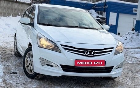 Hyundai Solaris II рестайлинг, 2015 год, 870 000 рублей, 2 фотография