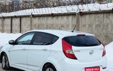 Hyundai Solaris II рестайлинг, 2015 год, 870 000 рублей, 5 фотография